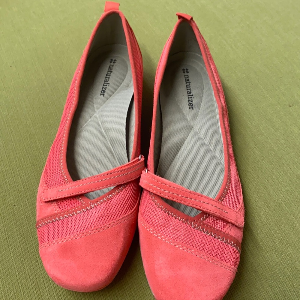 Women’s Naturalizer Yesenia Coral size 10WW